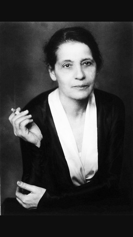 Lise Meitner (Viena, 17 de noviembre de 1878- Cambridge, 27 de octubre de 1968)