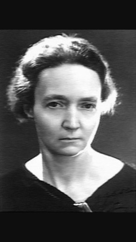 Irène Joliot-Curie (París, 12 de septiembre de1897 – ibídem, 17 de marzo de 1956)