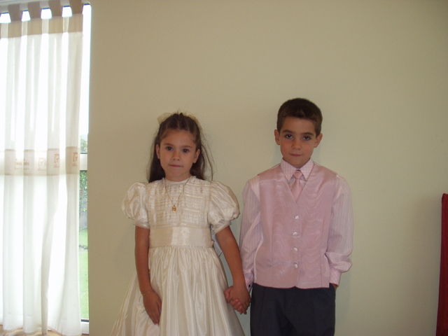 me otorgan llevar los anillos en mi primera presencia en una boda