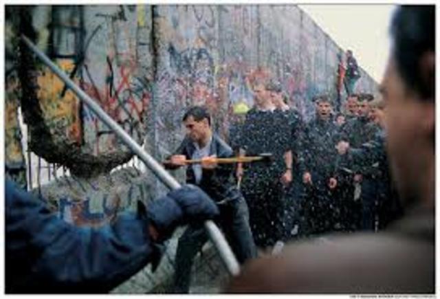Berlin Wall Falls