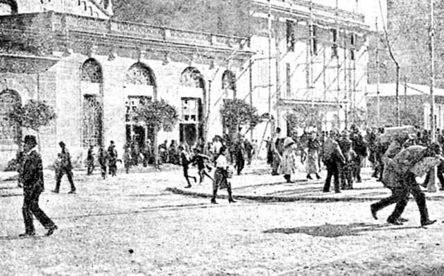 Revoltes obreres i enderrocament de la muralla