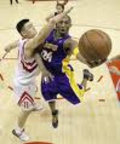 Yao against the Lakers