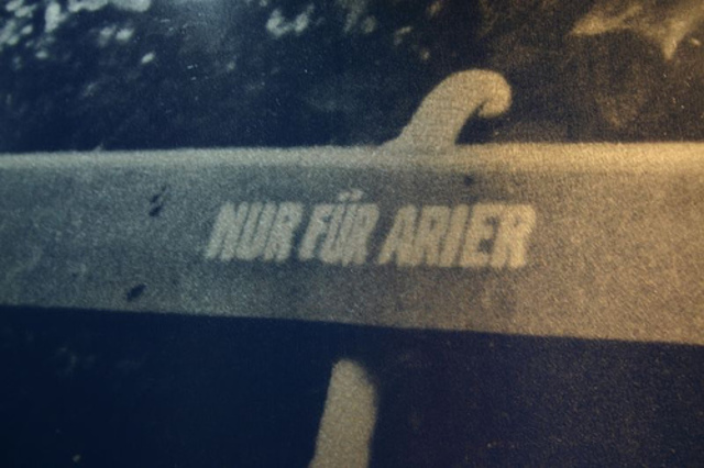 "Μόνο για Αρίους"