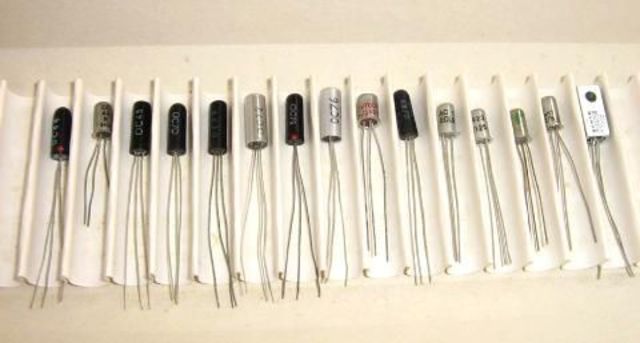 se crea el transitor