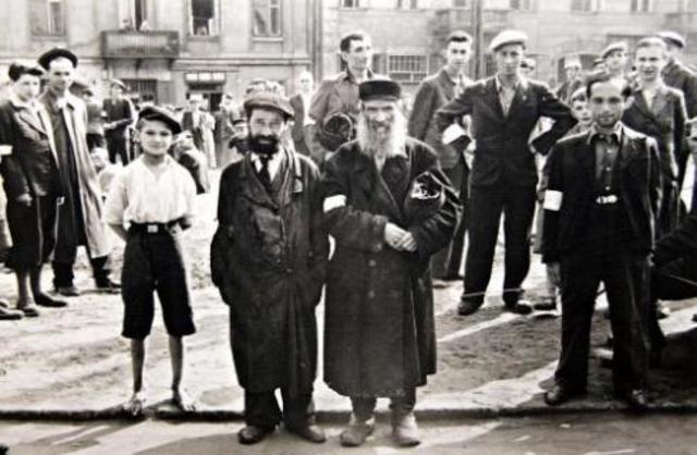Warsaw Jews Damage Nazi Forces