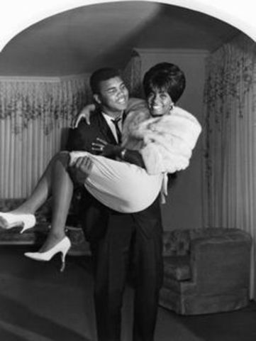 Muhammad Ali divorces with Sonji Roi