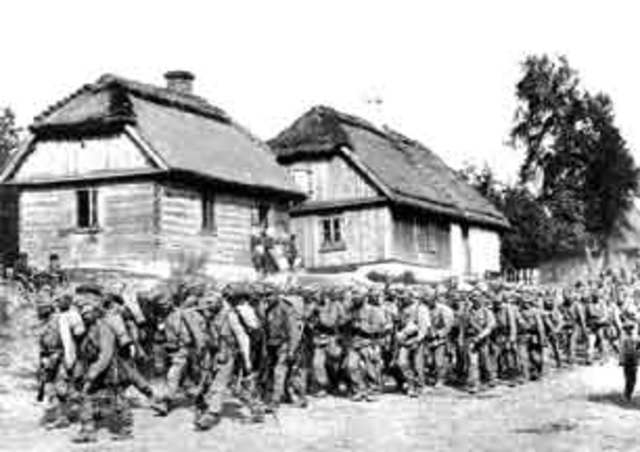 Germans Capture Warsaw from Russia