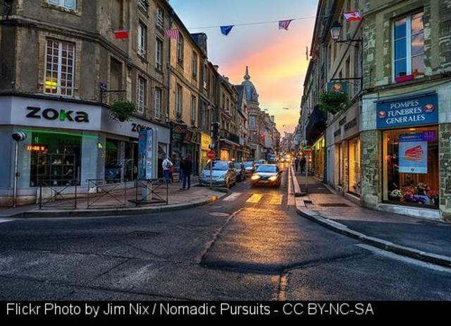 Realiza un segundo viaxe por Europa.