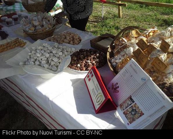 Publicou poemas 1981/1991, editorial Positivas.