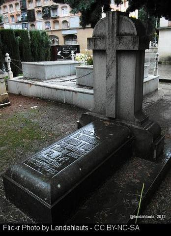 Dez anos da morte de Lois Pereiro