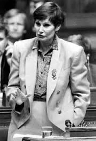 the first woman becomes a leader of federal