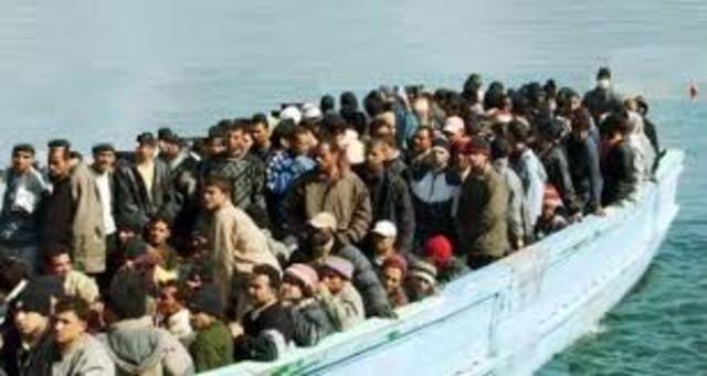 Immigrazione, nuovo naufragio: strage nel canale di Sicilia, si temono 900 morti