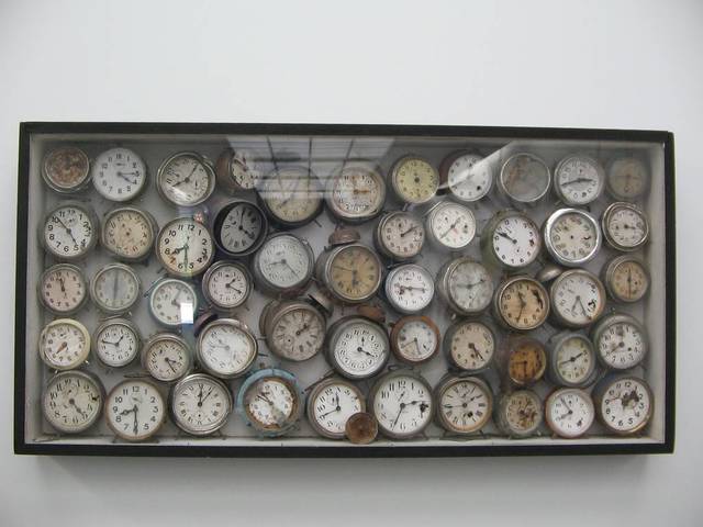 Arman, accumulatie, alarmklokken