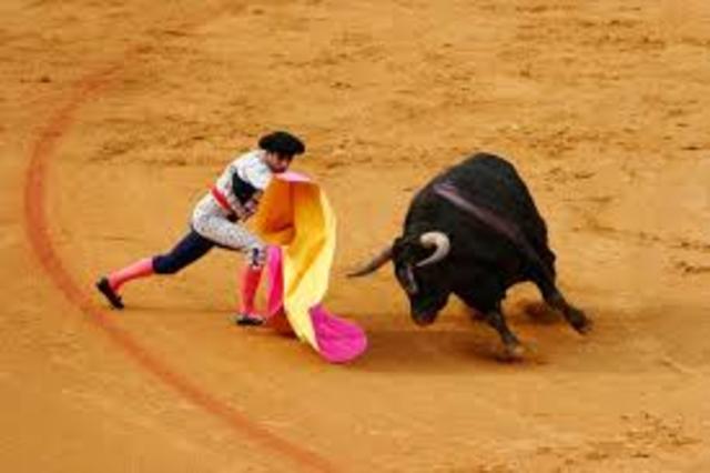 Ana y Julio van a una corrida de toros