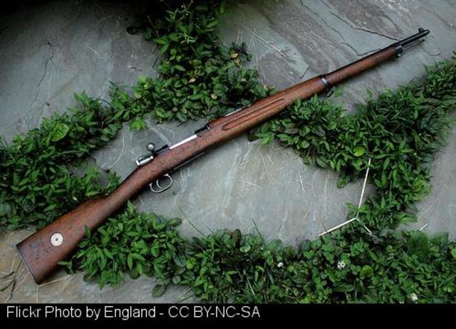 Muere alcanzado por una bala.