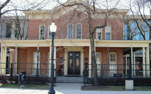 Jane Addams founded the Hull House