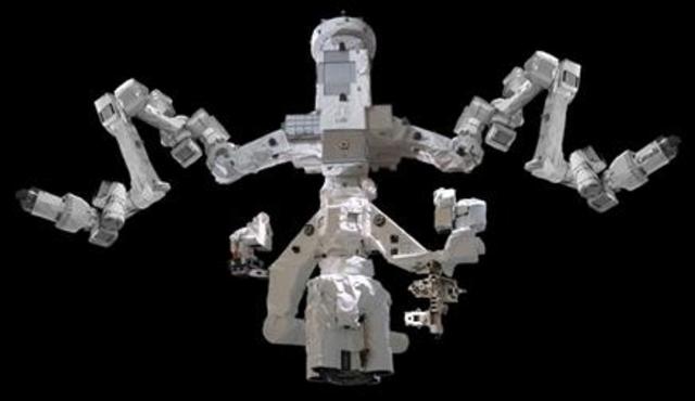 Dextre Gets Launched - March 11, 2008