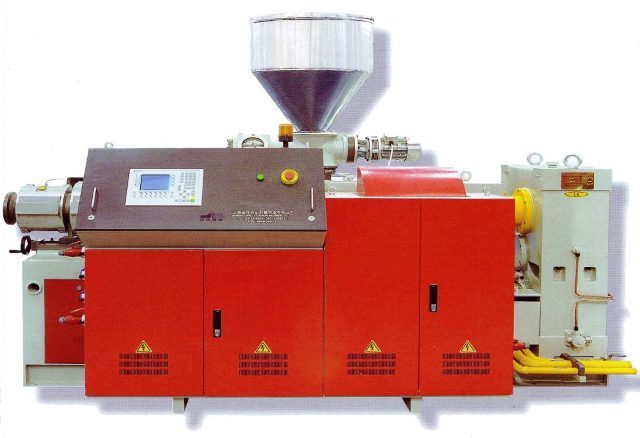 LEGO empieza a producir juguetes en plastico