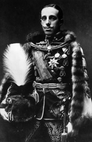 Alfonso XIII accedió al trono, la población seguía descontenta