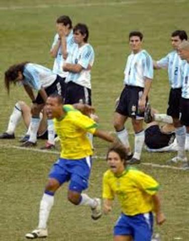 Brasil 2(4)-2(2) Argentina