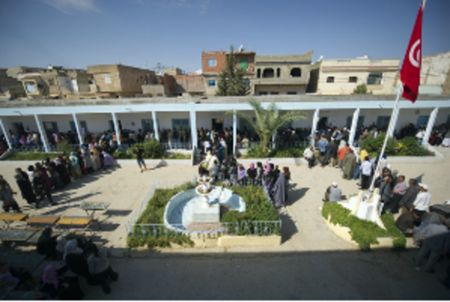 Tunisians vote