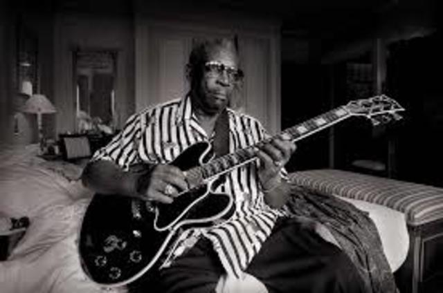 Su primera Transmisión de Radio