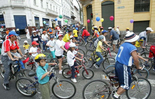 La ola de ciclistas crece