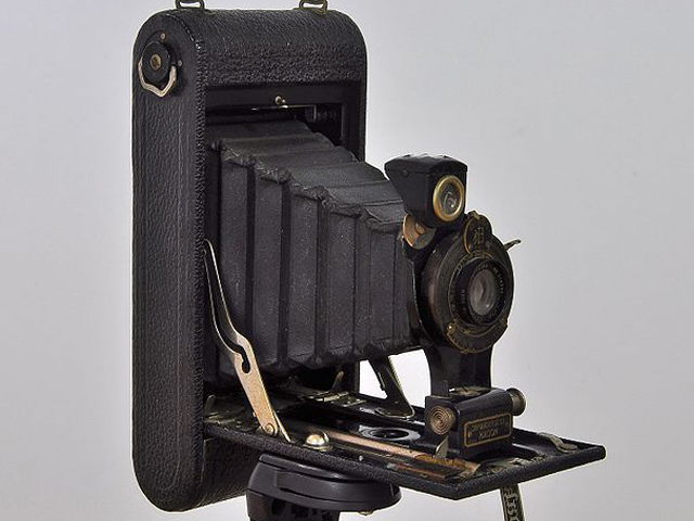 Kodak folding pocket