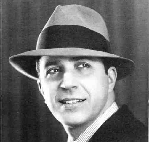 Muere Carlos Gardel