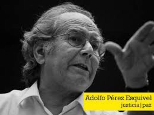 Adolfo Pérez Esquivel recibe el  Premio Nobel de la Paz