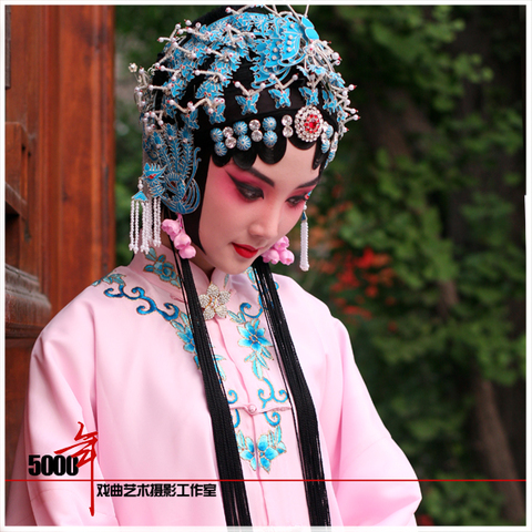 Females found their places in Beijing Oper