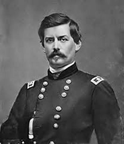 Lincoln appoints George McClellan