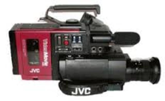 JVC saca su primera videocamara en formato VHS