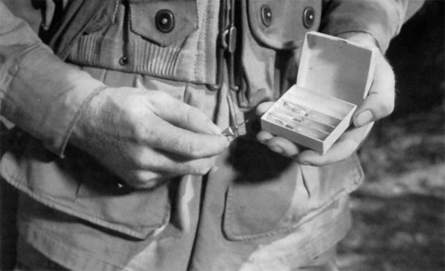 Elijah kills an Allied soldier