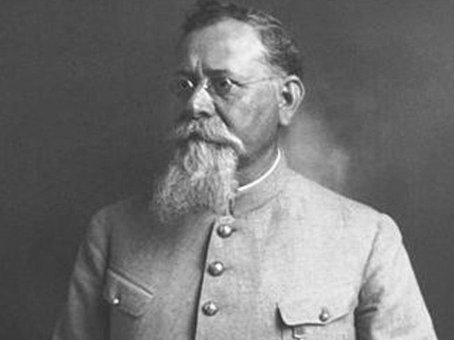 Carranza redacta la nueva Constitución