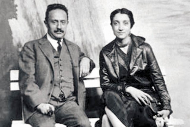 Antonieta conoce a José Vasconcelos.