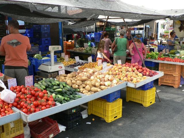 VISITA AL MERCADO ACOMPAÑADOS DE LAS FAMILIAS