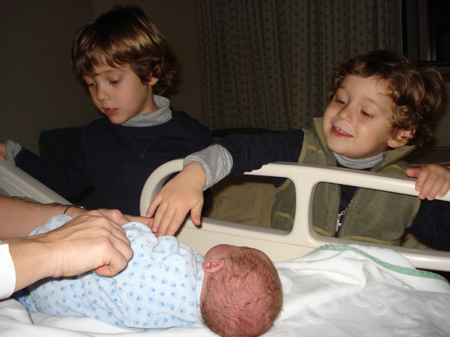 mi hermano nacio,Mateo