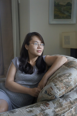 Ngồi ngắm cửa sổ