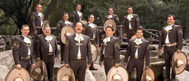 Mariachi Vargas de Tecalitlan: "La Negra"