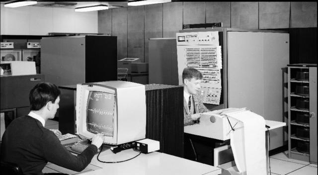 ORIGEN DE LOS SISTEMAS UNIVERSITARIOS A DISTANCIA