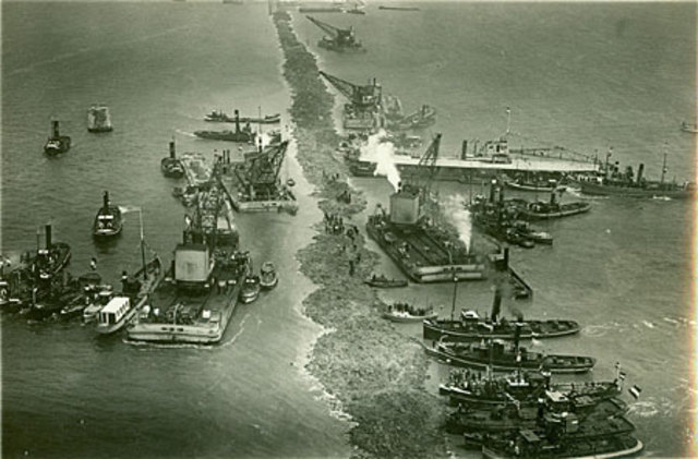 Afsluitdijk.