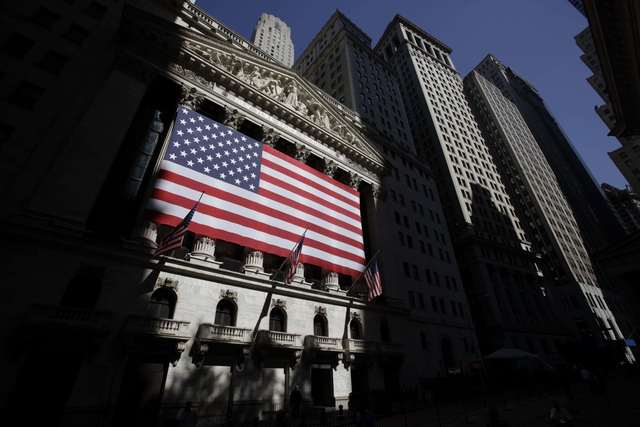 USA - ATAQUE A MEDIOS Y BANCOS