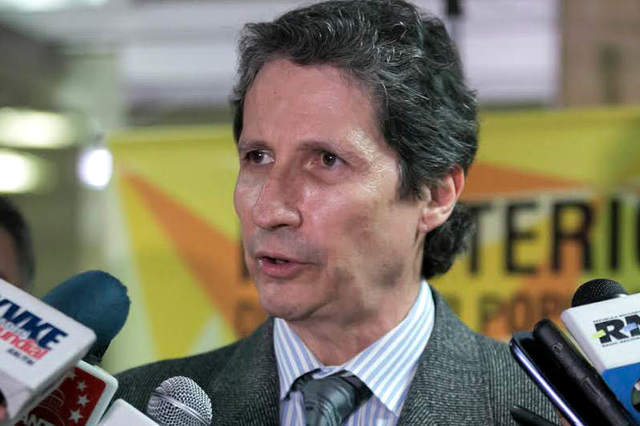 Detenido Carlos Rosales por denunciar escasez de insumos y crisis generalizada del sector salud