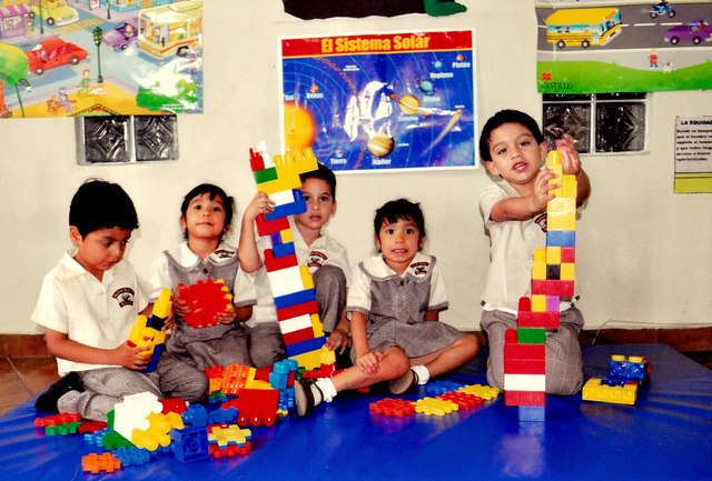 Actividad 4, construye figuras geométricas, torres, entre otros.