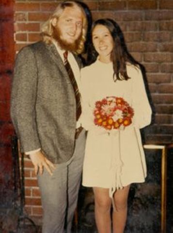 O meu avô João casou com a minha avó Maria