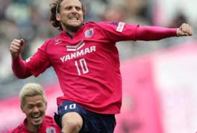 Se transifre a Cerezo Osaka