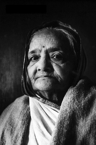 Gandhi's wife dies at age seventy-four