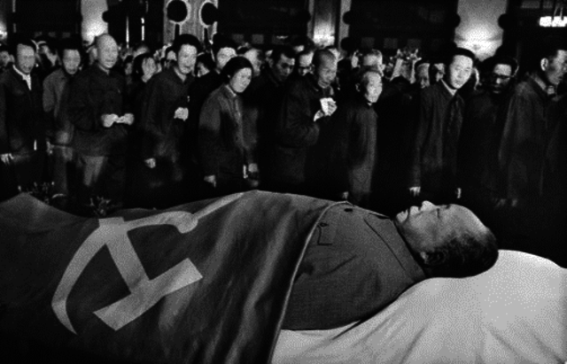 Chairman Mao Zedong dies