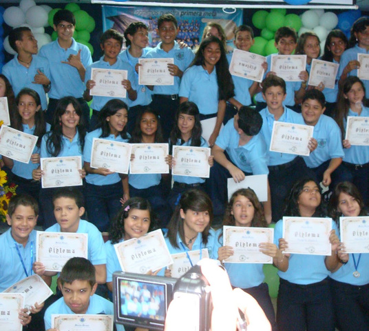 Diploma antes de mi graduación de primaria
